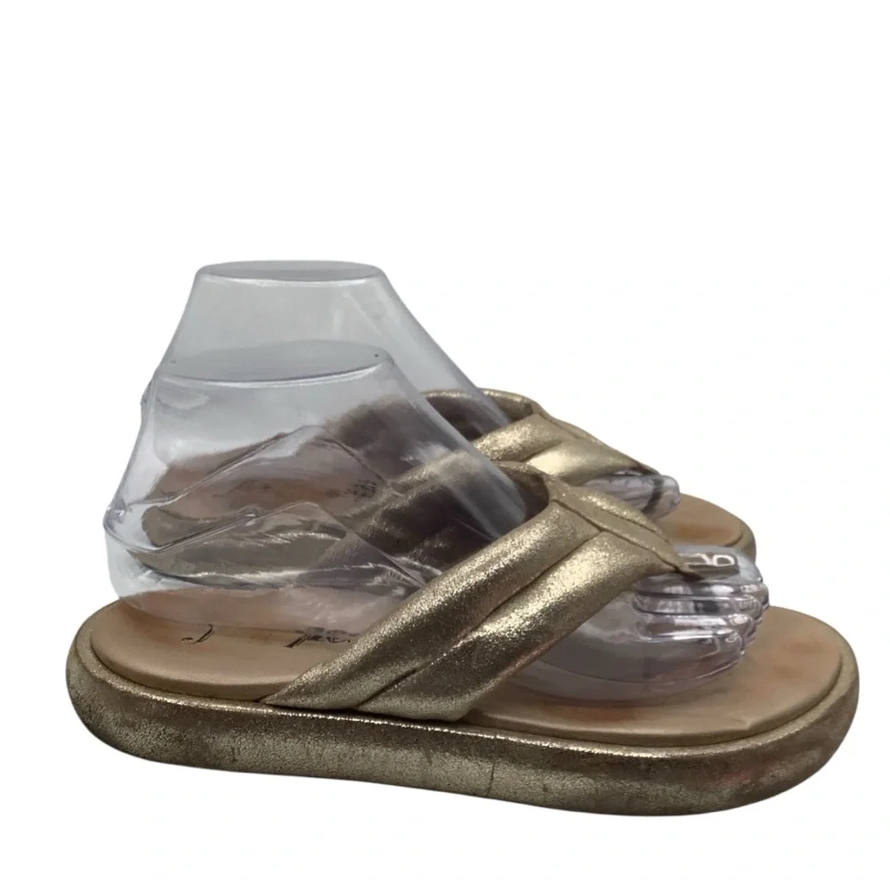 Free people Elegant Gold‎ Women's Sandals size 7
